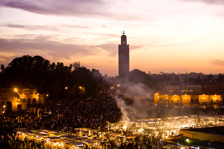 Plaça Jemaa el-Fna de Marràqueix al capvespre